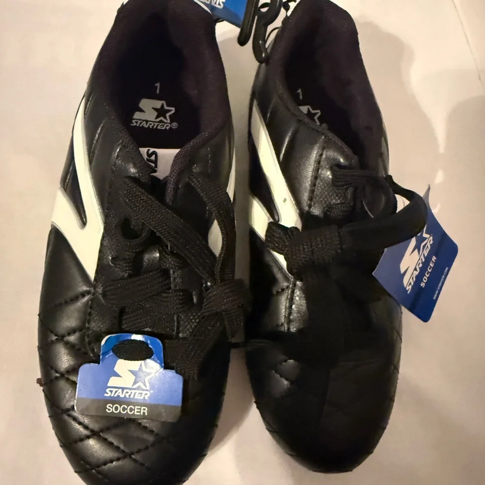 Starter Kids Black and White Soccer Sneakers